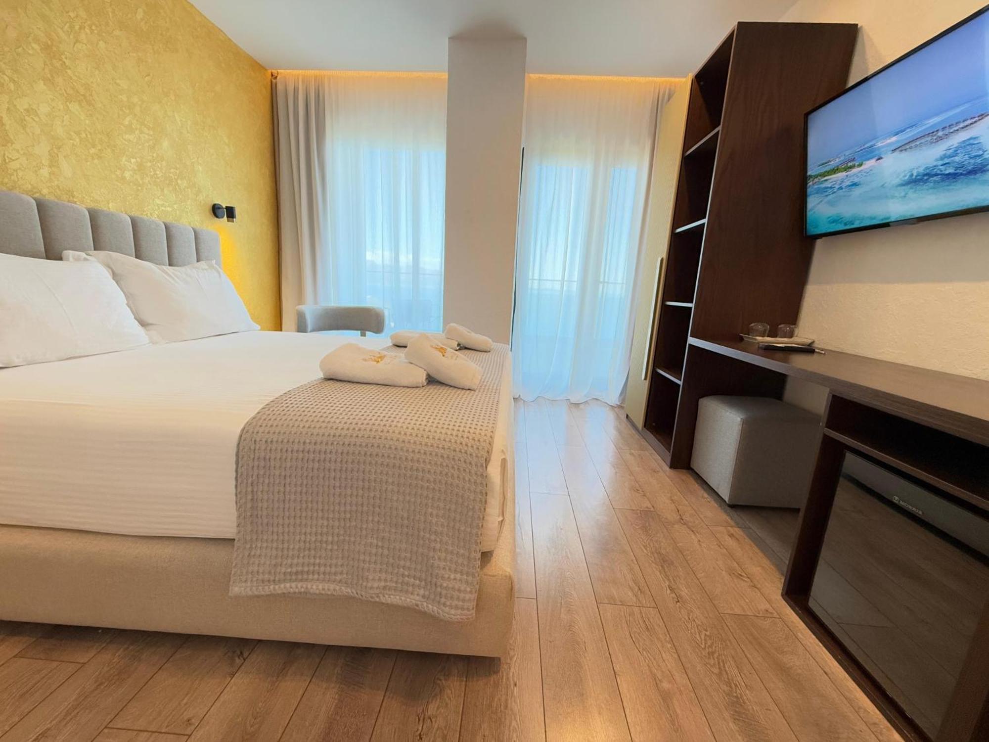The Queen'S Lion Premium Hotel Саранда Екстер'єр фото